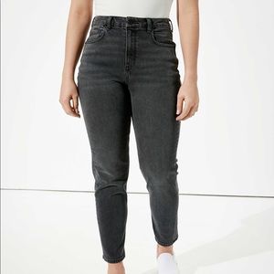 American Eagle black curvy mom jean